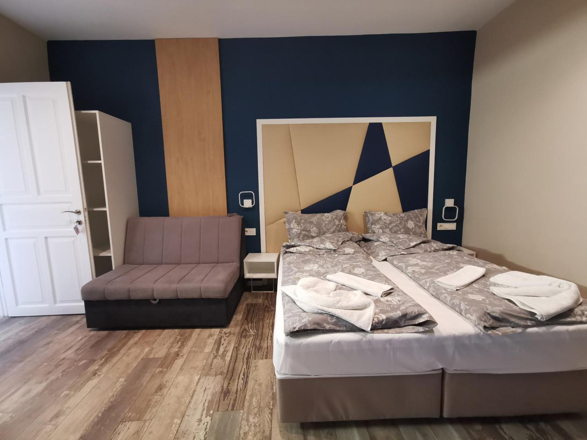 Admiral Studios Potos Bagian luar foto
